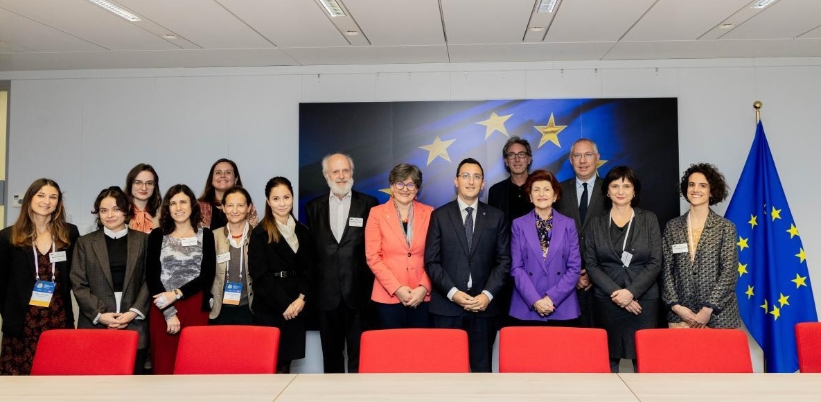 EurHeritageHub's tweet image. European Heritage Hub partners met with EU Cssr @GlennMicallef yesterday to deliver key messages from our #HubForum.

We explained why the #CultureCompassEU should become THE guiding compass for Europe &amp;amp; called for larger funding for culture &amp;amp; heritage across the next #MFF. 🧭🤝