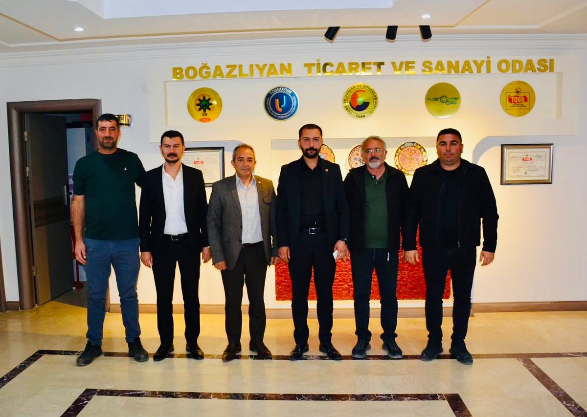 Göreve yeni seçilen Cumhuriyet Halk Partisi Boğazlıyan İlçe Başkanı Mert Ertekin ve İlçe Yönetim Kurulu Üyeleri, Odamızı ziyaret etti.
Nazik ziyaretleri için kendilerine teşekkür ediyoruz.