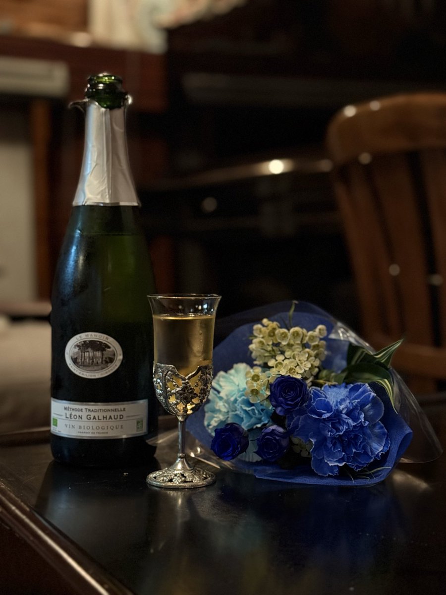 wine_ruby_'s tweet photo. 改めましてワインエキスパート2025合格🍾
本物の初心者が全く訳も分からず孤独に勉強している中で始めたXで、皆さんに励まして頂いたおかげで8月14日の一次試験D判定不合格からここまで来ることができました！
来年はソムリエを取るので引き続きブラインド特訓します🍷
￼#ワインエキスパート https://t.co/xhEmKX3lFg