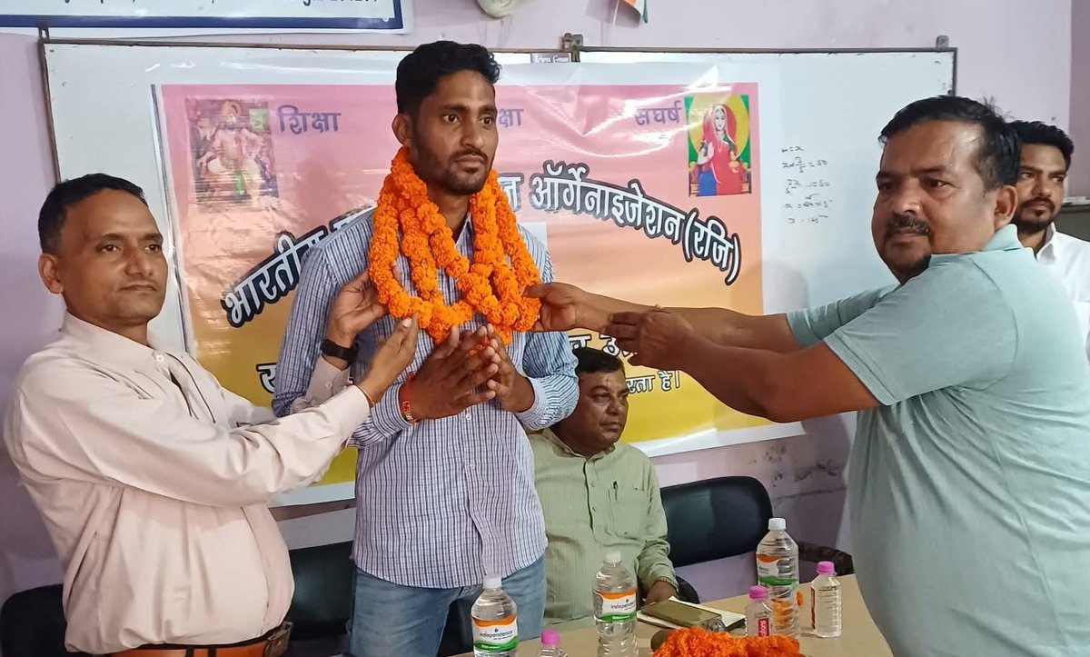 खतौली से कांग्रेस के सबसे बड़े नेता व मेरे परम मित्र संघर्ष के साथी भाई अनुज इंद्रवाल प्रजापति जी आपके ऊपर कांग्रेस पार्टी ने पुनः विश्वास करते हुए आपको फिर से प्रदेश सचिव पिछड़ा वर्ग बनाए जाने पर बहुत बहुत हार्दिक शुभकामनाएं मै ईश्वर से कामना करता हु आप ऐसे ही आगे बढ़ते रहे।