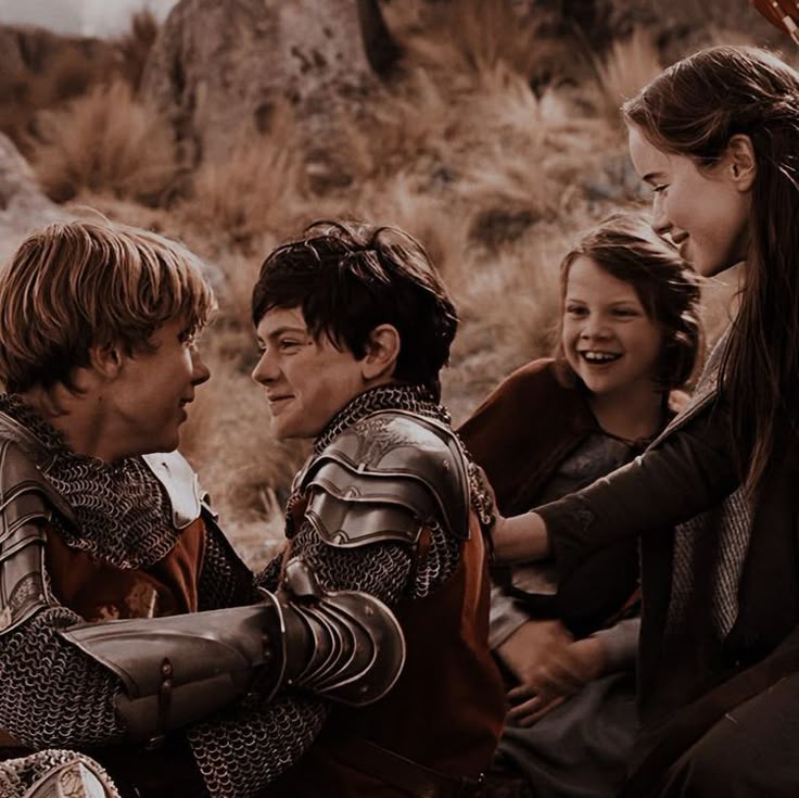 themoonofnarnia's tweet photo. Happy 75th Anniversary Narnians 🍂

#NarniaDay https://t.co/T3qnSXMb04