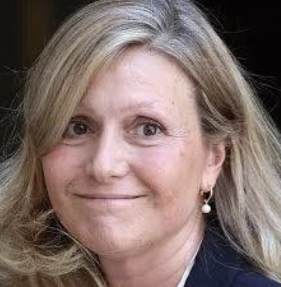Escalet83's tweet image. L'hôtel de Lassay :
Le logement de fonction de Yaël Braun Pivet qui tombe du ciel !
#YaelBraunPivetDÉGAGE