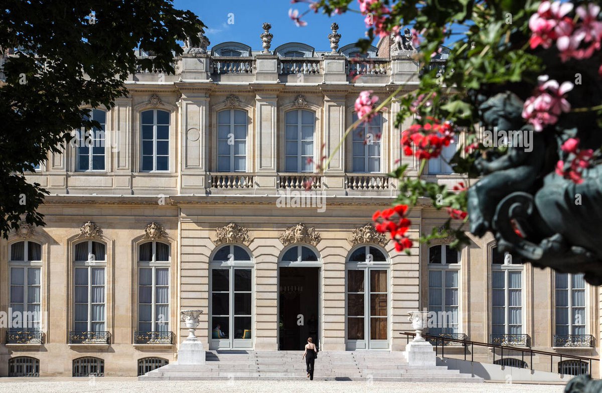 Escalet83's tweet image. L'hôtel de Lassay :
Le logement de fonction de Yaël Braun Pivet qui tombe du ciel !
#YaelBraunPivetDÉGAGE