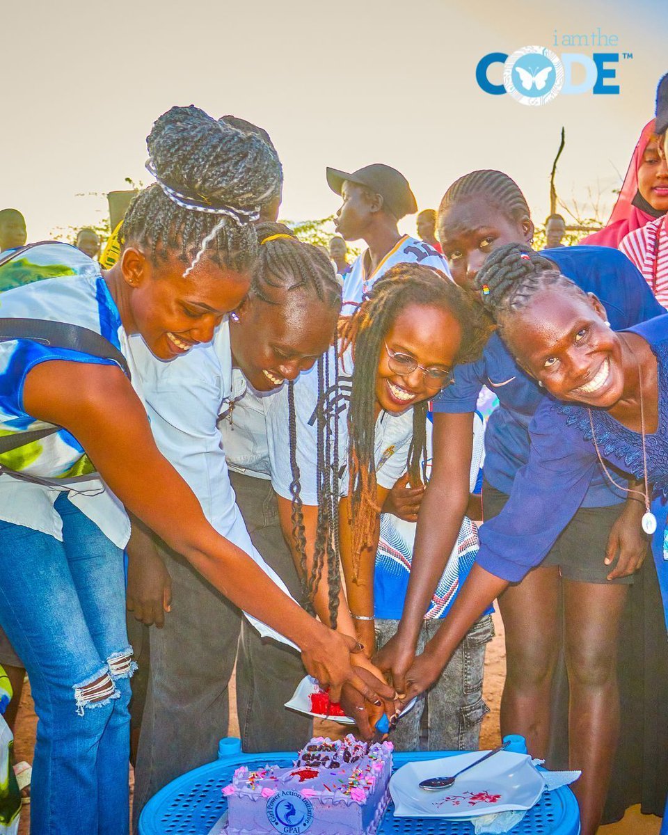 i_amthecode's tweet image. On October 11th, iamtheCODE celebrated the Day of the Girl at the Kakuma Refugee Camp. From dreams of coding 💻 to visions of leadership 👑, the young women and girls of Kakuma stood tall and proud under the theme: “The Girl I AM, the Change I LEAD.” ✨👧🏾
#iamtheCODE