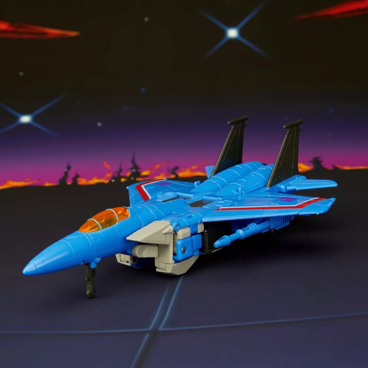 TransformersDen's tweet image. Studio Series The Transformers: The Movie - [Voyager Class] Thundercracker!

entertainmentearth.com/product/hsg219…

#Transformers #Thundercracker #Hasbro