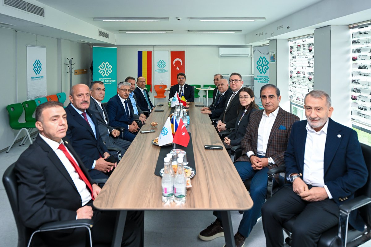 Bükreş Uluslararası Maarif Okulunu ziyaret ederek öğrencilerimiz, öğretmenlerimiz ve okul idarecilerimizle bir araya geldik.

23 ülkeden 500 öğrencinin eğitim gördüğü Türkiye Maarif Vakfımızın eğitim yuvasında, her kademede yürütülen başarılı faaliyetlerle gurur duyduk.

Maarif