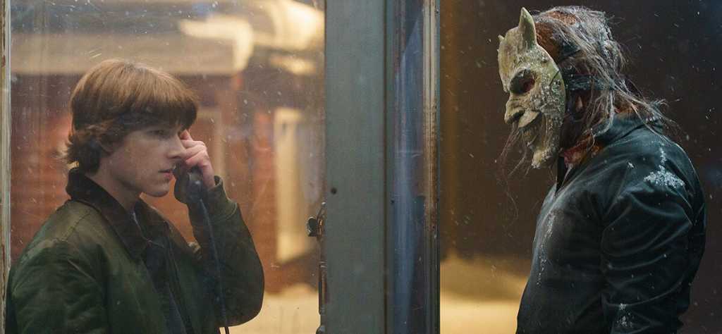 🍿 "El Teléfono Negro 2": el regreso del terror con Ethan Hawke y Scott Derrickson al frente

👉🏽 El teléfono vuelve a sonar y esta vez las pesadillas se hacen más que reales.

✒️ Por <a href="/sonandocine/">Raúl Bertuccelli</a>

(💣 El año del terror)

bigbangnews.com/tendencias/el-…