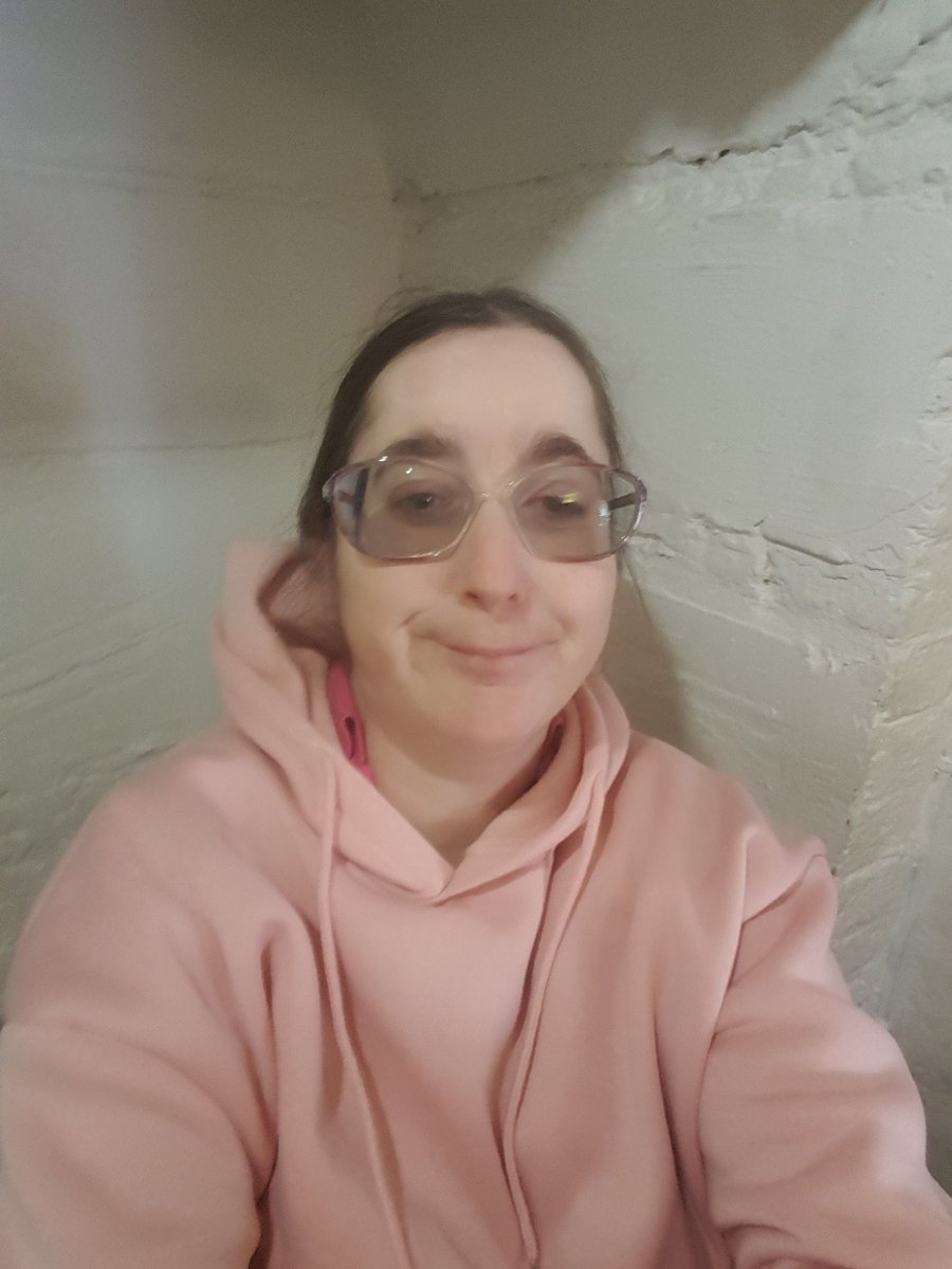 #ThursdaySelfie Hi,how is everyone? Been out and about today, hope you have a good say? Please be kind or be blocked! #ThursdaySelfie #bekindorbeblocked