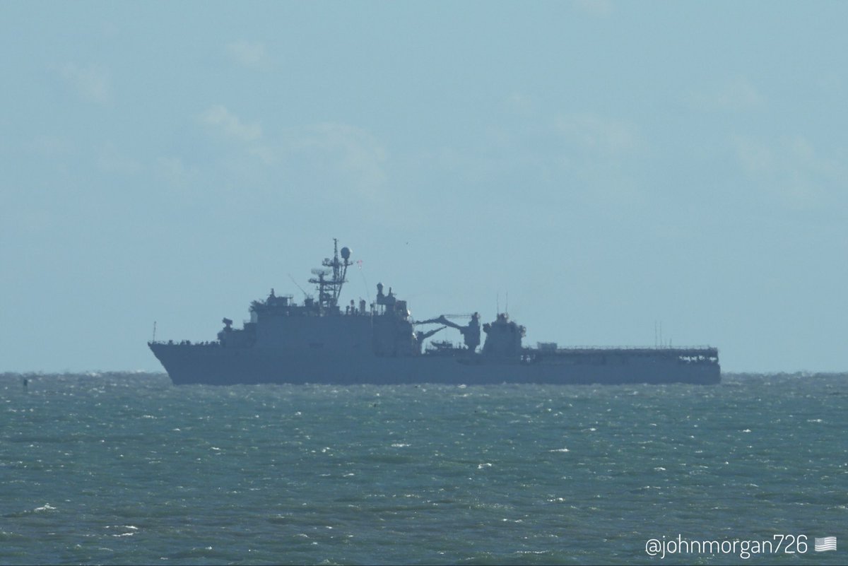 johnmorgan726's tweet photo. USS GUNSTON HALL (LSD-44) 🇺🇸 Whidbey Island-class dock landing ship four miles off the coast of Virginia Beach heading into Naval Station Norfolk (NOB) Virginia. #UnitedStatesNavy #USSGunstonHall #LSD44 #ShipsInPics https://t.co/2rtksYXKQP