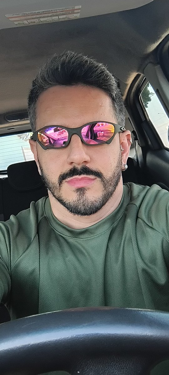 ECloch's tweet photo. 😎 https://t.co/b9m8Iovl3h