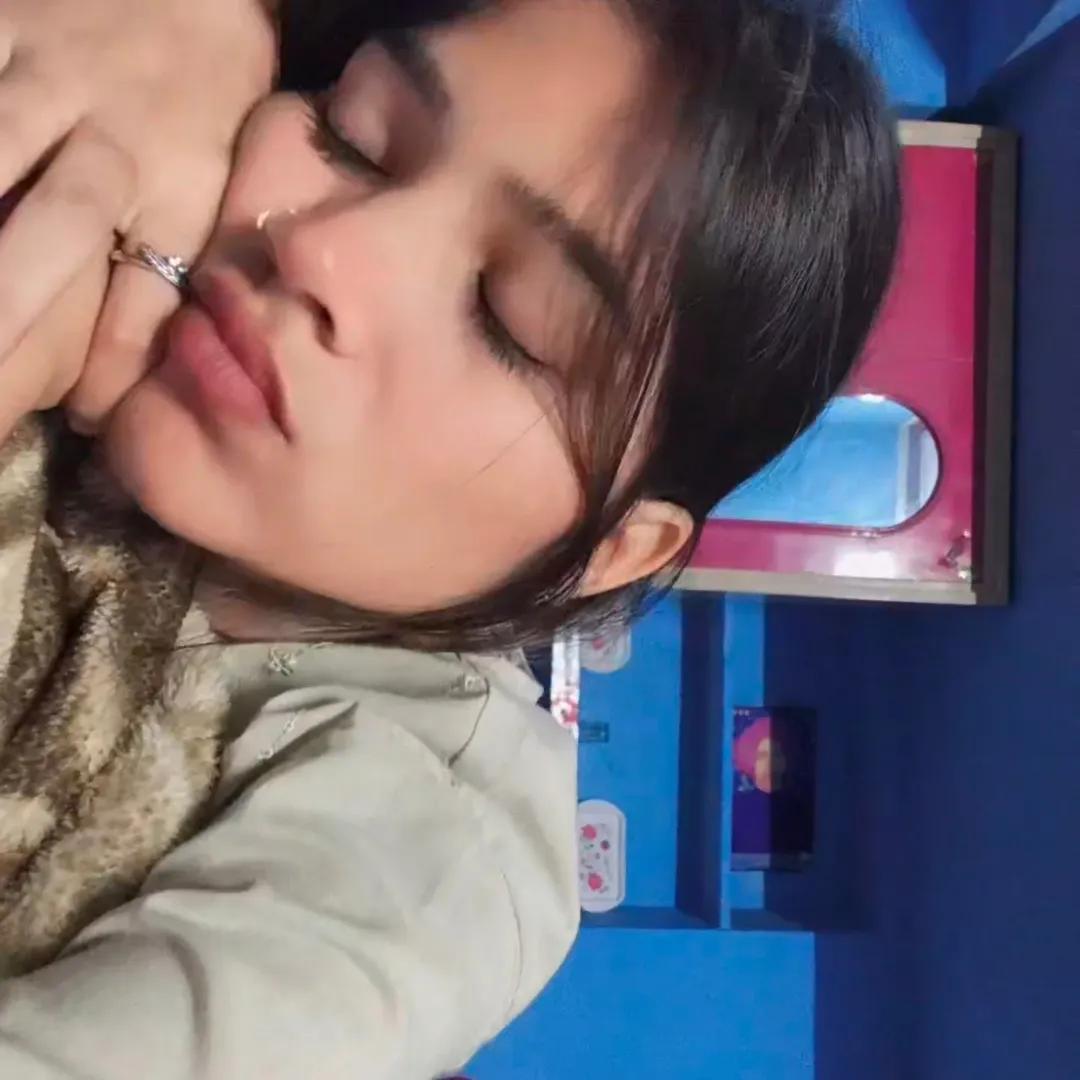 सोते है अब, तुम तो आओगे नहीं ❓❓
Good night 🌉