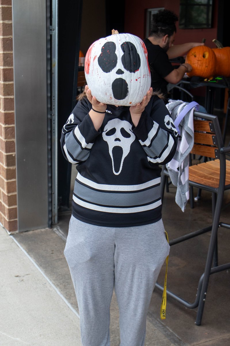 UNOH_edu's tweet image. Oktoberfest was a hit! 🎃🚗 From the car show and bull riding to pumpkin painting, free food, and the hangman challenge — students made the most of this fall fest! 🍁 #UNOH #Oktoberfest #FallFun #StudentActivities