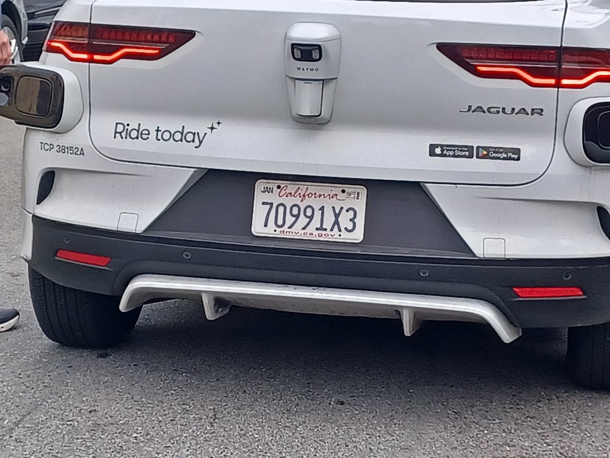 A <a href="/Waymo/">Waymo</a> stopped in the middle of Capp Street in SF. <a href="/californiapuc/">California PUC</a> <a href="/CA_DMV/">CA DMV</a> <a href="/SFMTA_Muni/">SFMTA</a> <a href="/NHTSAgov/">nhtsagov</a> <a href="/sfcta/">San Francisco County Transportation Authority</a> <a href="/aniccia/">John Berry (aniccia.bsky.social)</a> <a href="/KevinMac291/">The Robotaxi Wars</a> <a href="/FTA_DOT/">Federal Transit Admn</a> <a href="/StreetsblogSF/">Streetsblog SF</a>