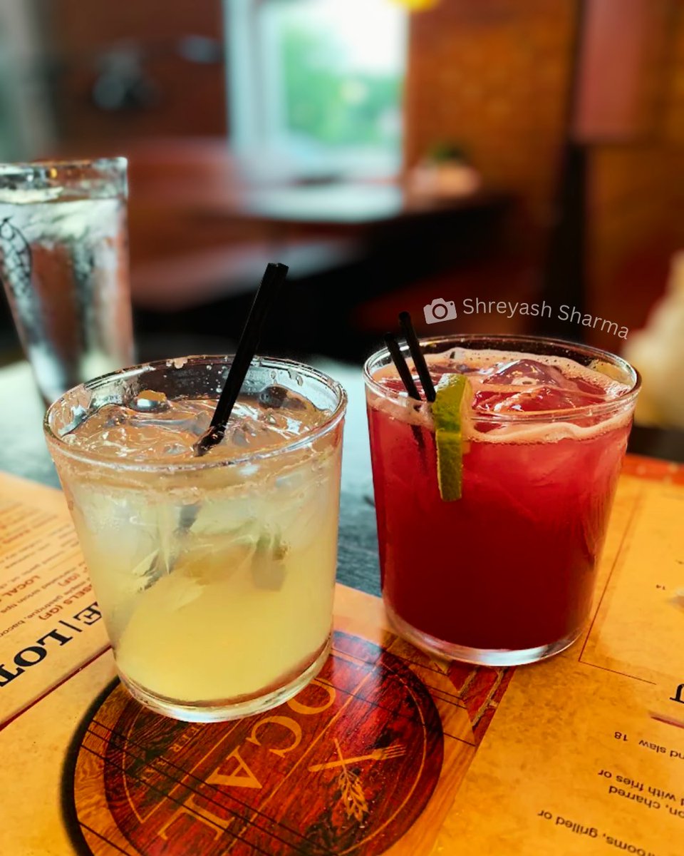 LocalBeerBar's tweet photo. Here's to National Liquor Day 🥃✨ —a celebration of crafted perfection! The bar is set high at Local Craft Kitchen and Bar. What's in your glass today?
📸 Shreyash Sharma

#DrinkLocal #FairfieldCT #LocalCraftKitchenBar #NationalLiquorDay #FairfieldDrinks https://t.co/1utDFK7i7Z