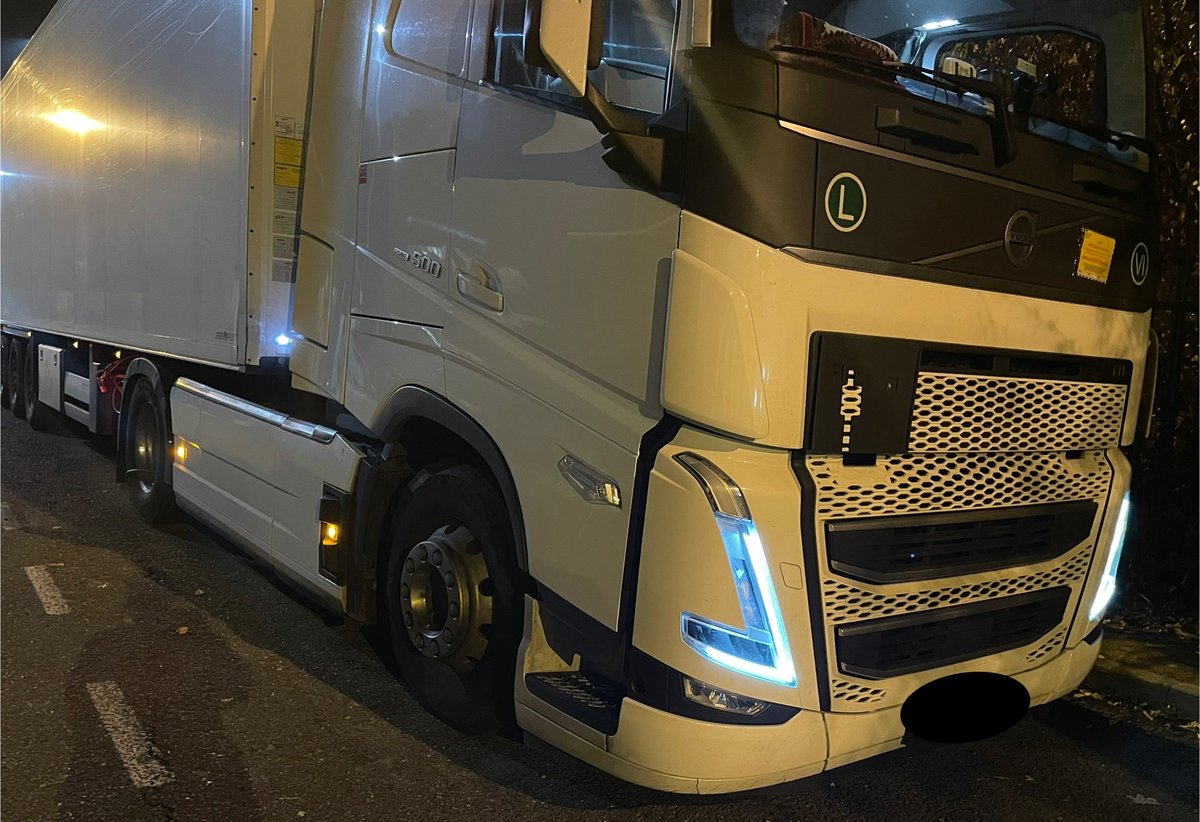 DVSAEnforcement's tweet photo. Spotted #M25👇
1️⃣6️⃣ serious driving infringements
❌Daily rest too short
❌Daily & weekly drive times too long
✅Delayed
✅Disrupted
✅Roads kept safer
Another example of why #DVSA #Enforcement do what we do…helping to keep the roads that little bit safer💪
#drivershours https://t.co/xWyw9m3f4X