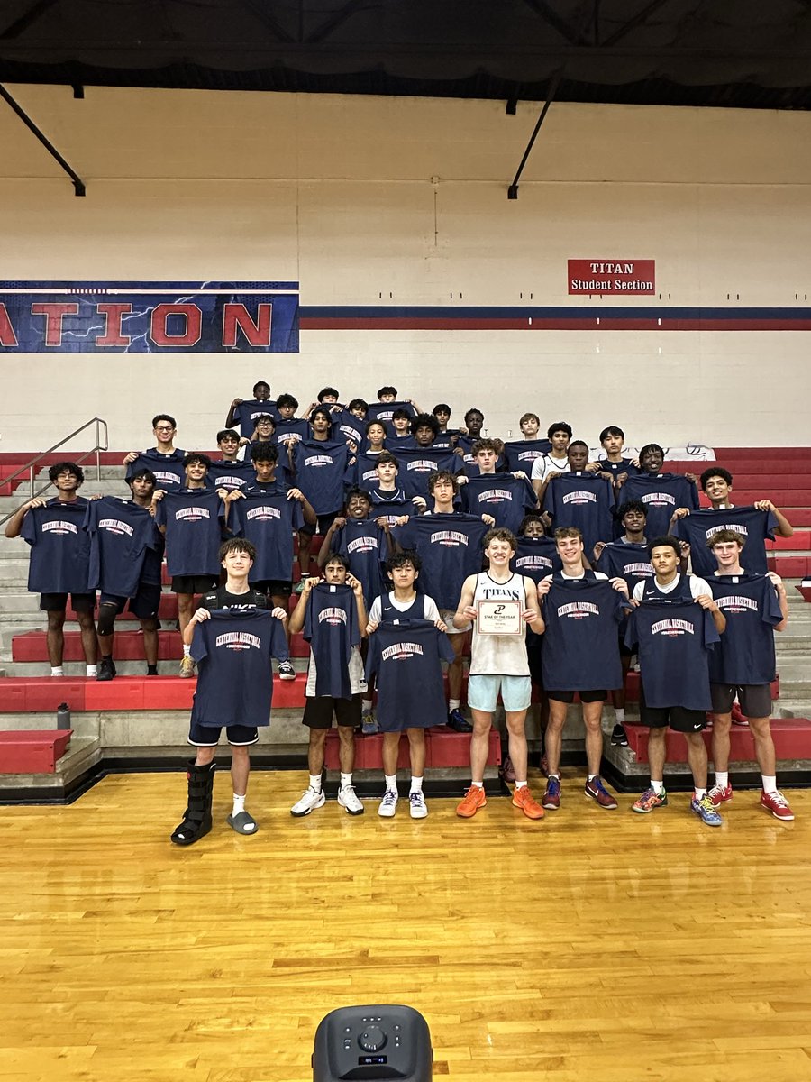 What a fall! Proud of these guys for the consistency to show up &amp; put in the work necessary to succeed! Cant wait to see the hard work pay off. S/o to our <a href="/VistaRehabPT/">Vista Rehab Partners</a> ⭐️ of the year-Devo Boley! #Brotherhood