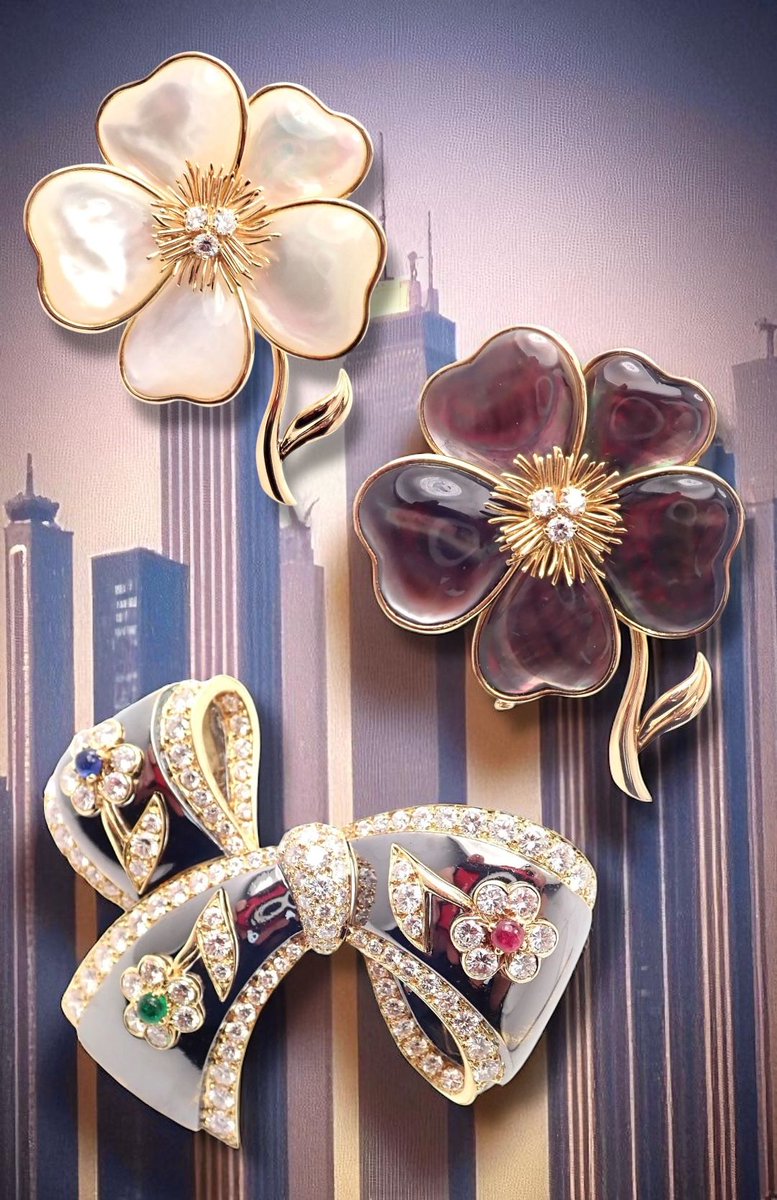 FORTROVE's tweet image. ✨ Van Cleef &amp;amp; Arpels Brooches — Rare Luxury, Timeless Beauty ✨
🌸 Now In Bloom @ Fortrove.com 🌸

mailchi.mp/fortrove/vancl…

💎 Don’t miss out — read and subscribe to our newsletter for the latest deals, exclusive offers, and just-added treasures.

#VanCleefArpels…