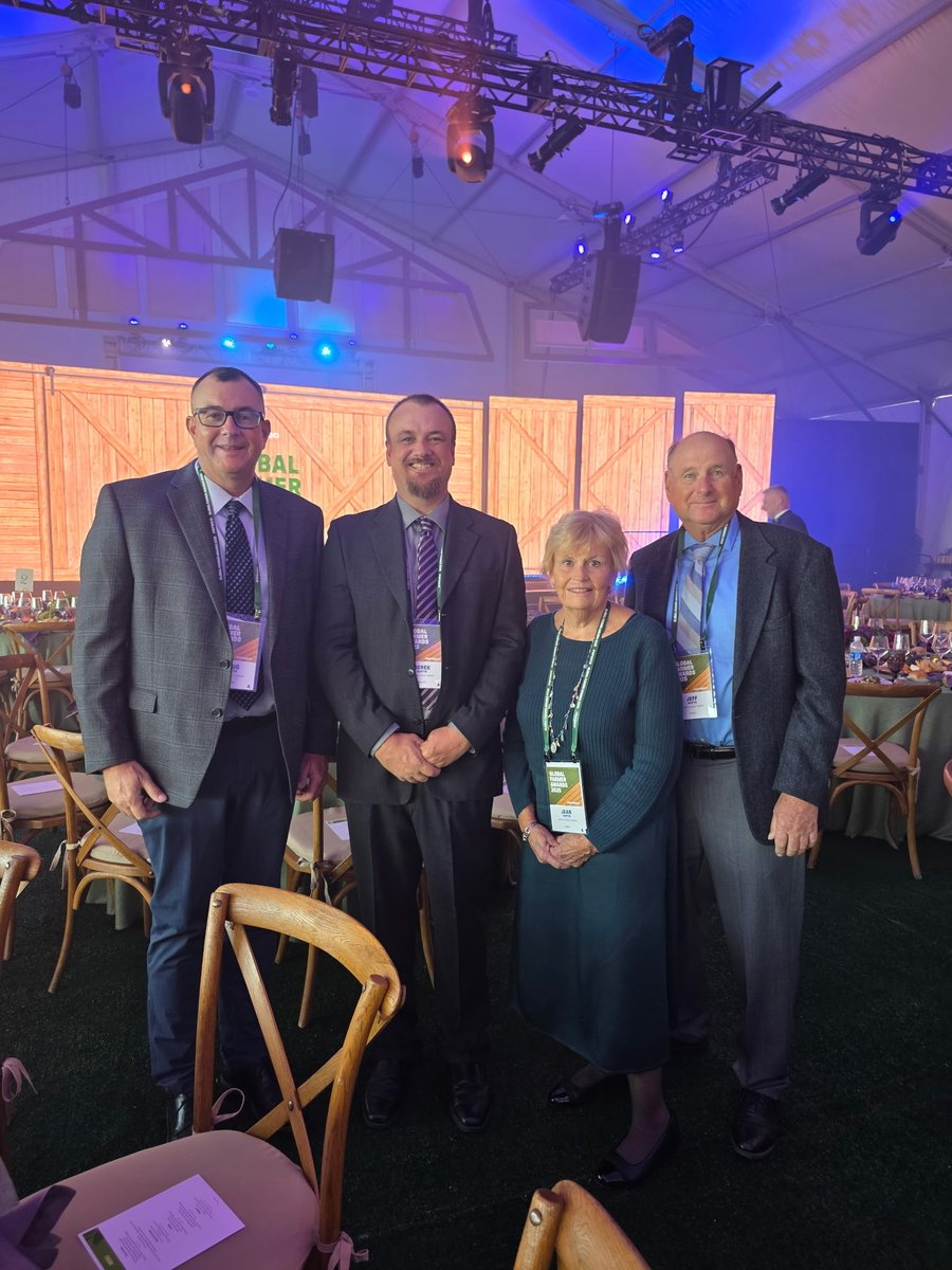 RepLaHood's tweet photo. Congratulations to Martin Family Farms of Mount Pulaski for being named Farmer of the Year for Positive Agriculture and Sustainability in North America at the PepsiCo Inaugural Global Farmers Awards! 

This is an incredible accomplishment and deserved recognition for the Martin Family for their 30 years of sustainable practice and environmental stewardship!  

Proud to have them represent Central Illinois and our ag community on the world stage!