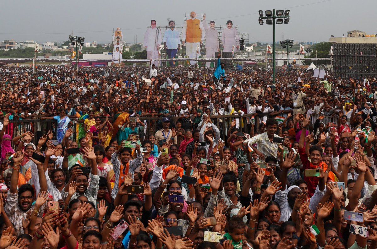 peoplenewslivex's tweet image. The energy in Kurnool was truly inspiring today! The people’s excitement over the newly inaugurated development works reflects their hope and confidence in progress. #KurnoolDevelopment
Courtesy @NarendraModi #TodayNews #NewsUpdate
