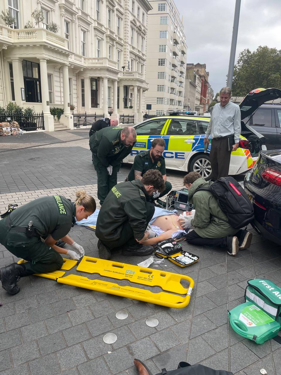 Sofia, Mivina, and Rebecca — legendary medics from Ukraine’s 3rd Army Corps — witnessed a serious car crash right in London.

Without a second thought, they stopped their taxi and rushed to help: stopping the bleeding and stabilizing the injured man until the paramedics arrived.