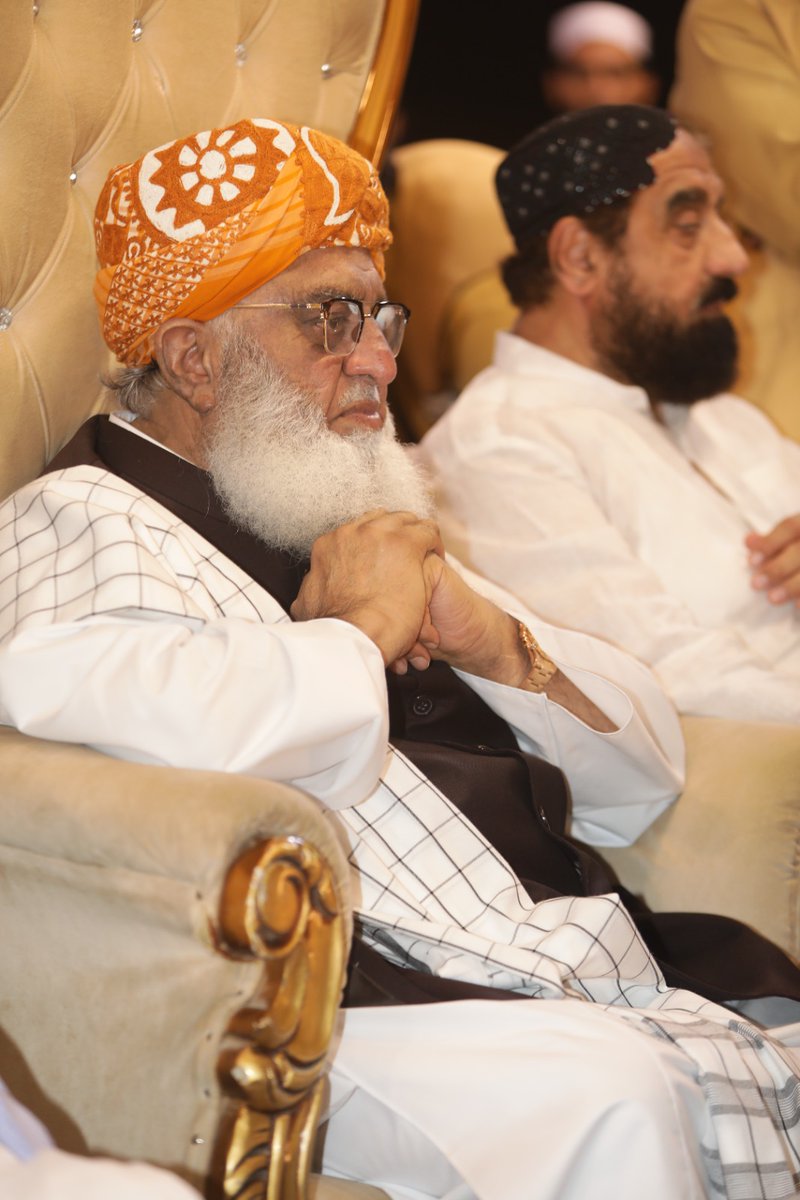 waheedoffl's tweet photo. یہ پارلیمنٹ اب پارلیمنٹ نہیں رہا یہ اب گھر کی لونڈی بن چکی ہیں۔ | مفتی محمود کانفرنس 
مولانا فضل الرحمٰن
#MuftiMehmoodLegacy https://t.co/oIGBRXRnOC