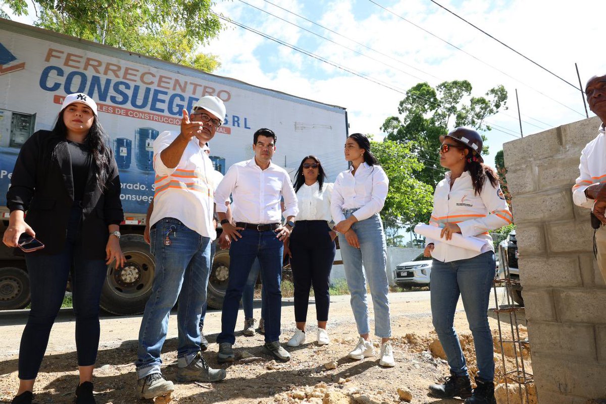 warnaudbisono's tweet photo. Supervisamos la ampliación del Acueducto Múltiple Monción–Sabaneta, una obra que llevará agua potable a más de 30,000 habitantes. Este proyecto es parte de nuestro compromiso de corregir déficit histórico en el suministro y dignificar comunidades olvidadas.

#SomosINAPA https://t.co/McnkDEcwe1