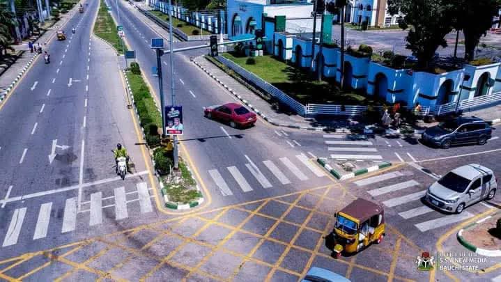 luwastar87's tweet photo. Governor Bala Abdulkadir Mohammed (Kauran Bauchi) has turned Bauchi into a mini Europe! 🇳🇬✨

Beautiful roads, stunning buildings, cleanliness &amp; progress everywhere — Bauchi reborn under visionary leadership! 💪 #Kaura #BauchiTransformation

@shamsudeen_bala @eskimo1nee https://t.co/LsGYbIeG6L