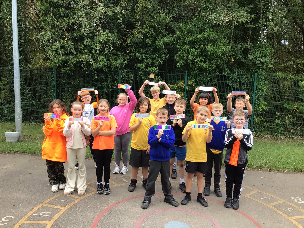 CanonYearFive's tweet photo. Y5 wore orange to celebrate World Values Day today, the Y5 theme was ‘Friendship’. In Y5CH, we loved working with our friends and celebrating our friendships. We had fun making a friendship web and friendship bookmarks. @LT_Trust @CanonSharples @CanonYearFive #WorldValuesDay https://t.co/LLFqpr18oW