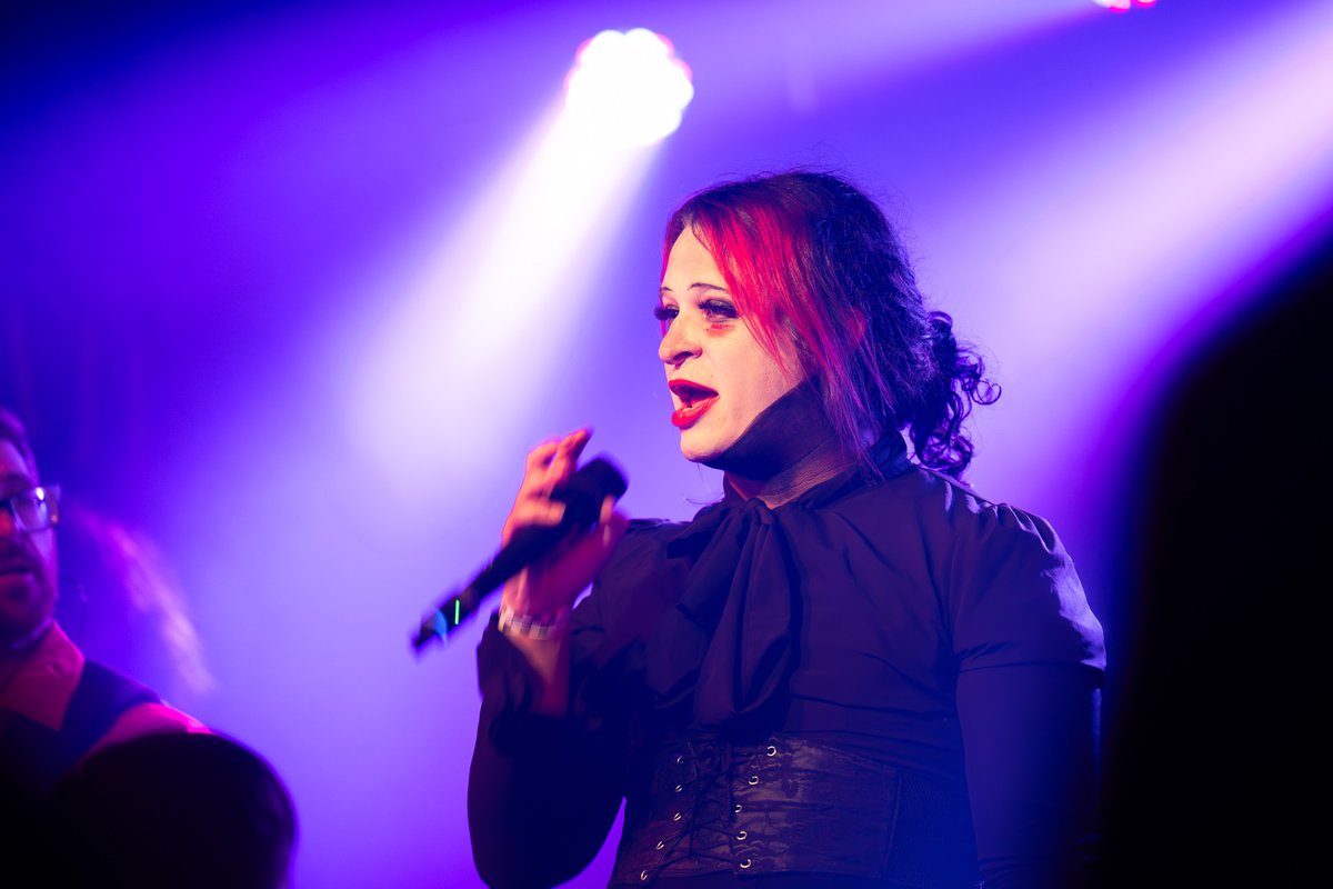 Our tour with That Handsome Devil begins TONIGHT in LOS ANGELES at <a href="/TheMintLa/">TheMintLa</a>! 📷: Julie Kobin 

bit.ly/SATSWtour