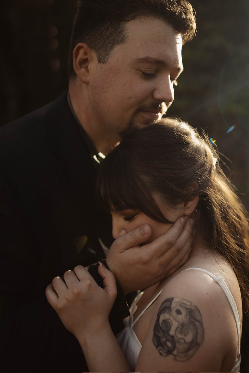 MaiyaDanny's tweet photo. Fell so hard I climbed up a mountain to marry him 💍 

📷:@beccacannonphoto https://t.co/Xzc5zpHGwI