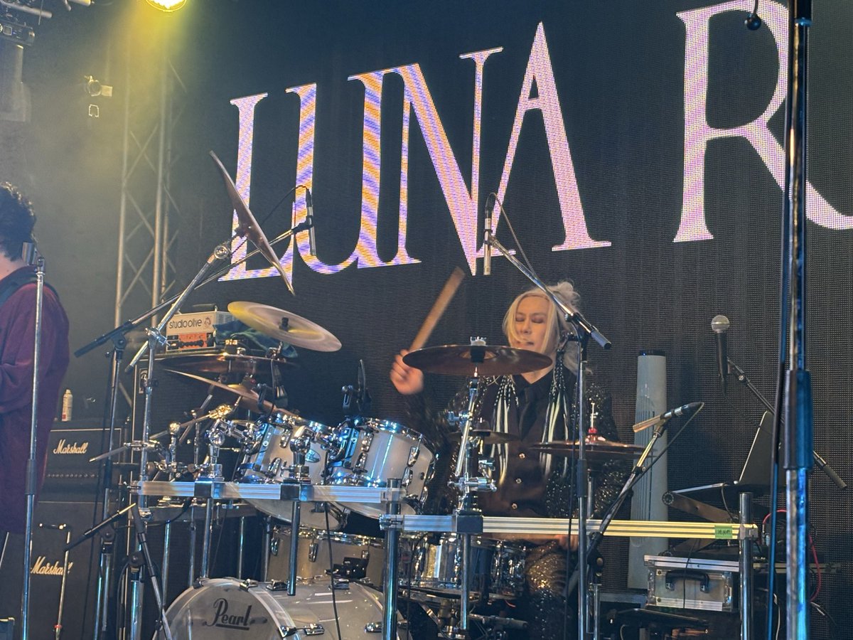 emichin0302's tweet photo. LUNA RIVERの赤羽ReNYワンマンライブ行って来ました!
最前だったのでHARUTOさんから手渡しでピック頂きました😭嬉しい🥹
めちゃかっこよかったです🥰
タムタムさんのボーカルめちゃ隆一様っぽくて、歌唱力凄っ😱てなりました🫶
#LUNA RIVER
#HALUTO
#たむたむ
#haru https://t.co/GYWkt1vrlr