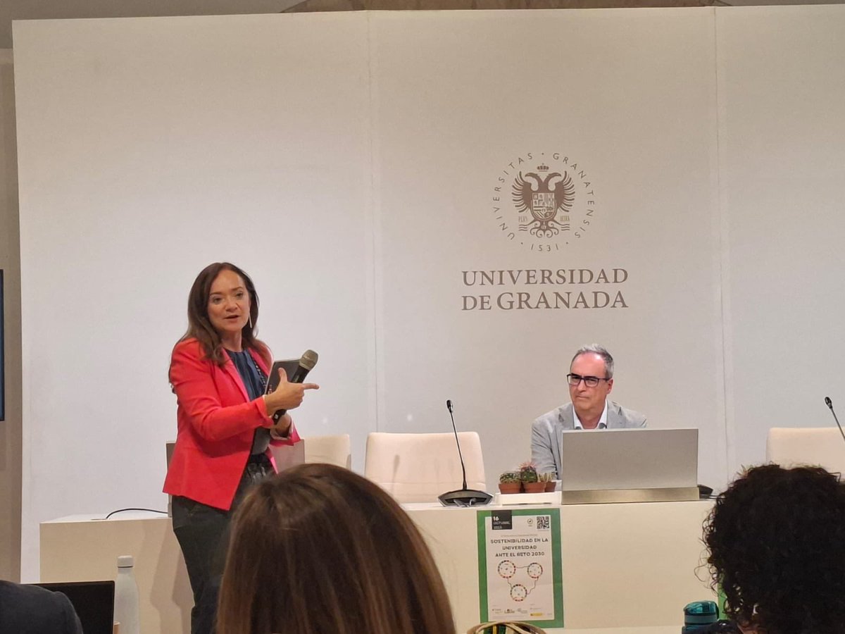 Emasagra's tweet photo. El director de Estrategia y Sostenibilidad, @rafajurado_ participa en una mesa redonda en el III Encuentro Nacional #RCUS y destaca que las alianzas empresa- universidad son clave para impulsar proyectos en la gestión responsable del agua 💦 https://t.co/ujbPc2mukr