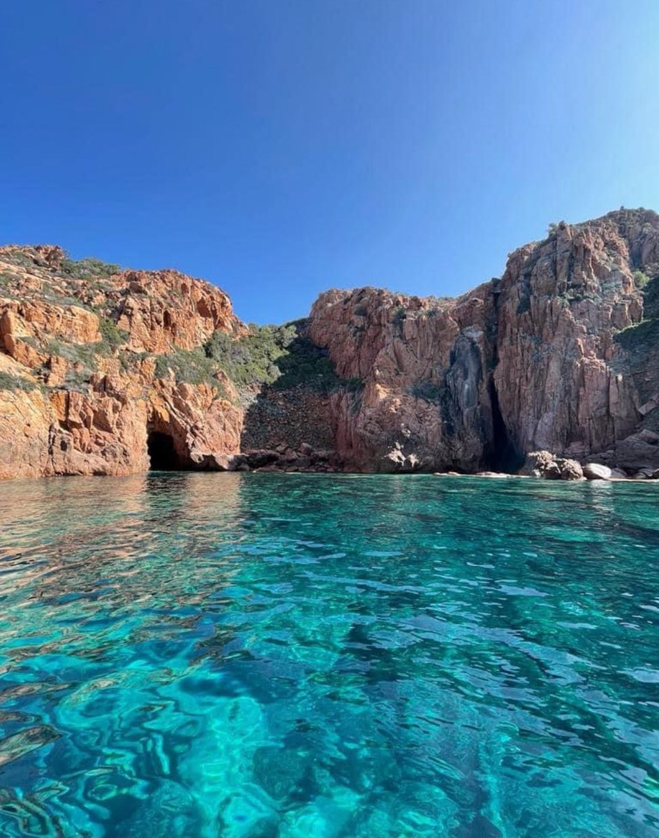 ClemCaro06's tweet image. Time never stop … except in photos 🩵
#LaVieEnBleu #jeudiphoto #CotedAzurFrance 💙☀️