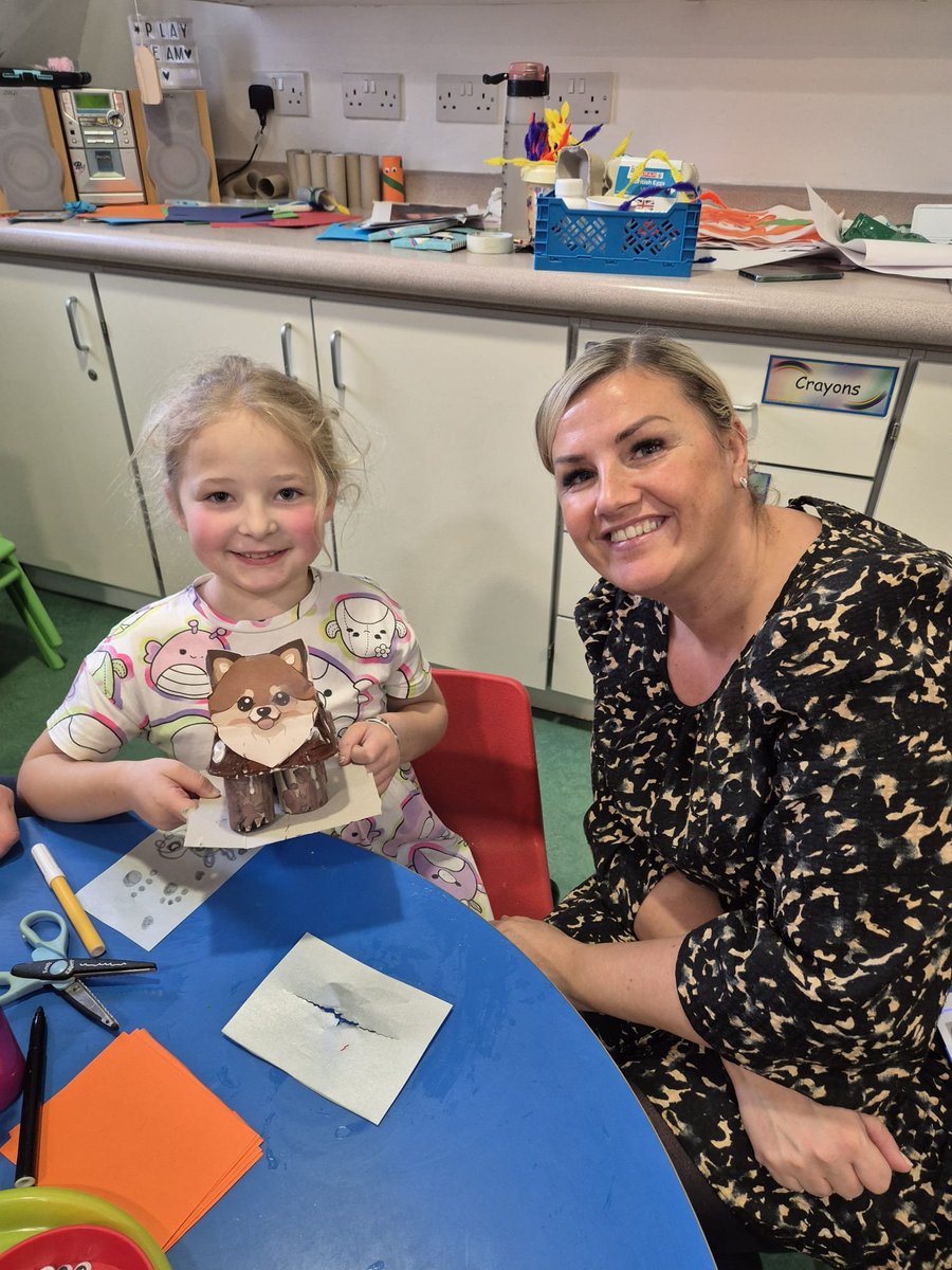 RainbowWardWWL's tweet photo. @Melanie0985 Our #hospitalplayspecialist & @WWLNHS adult activity co-ordinator have worked together over the last 2 days showing that play and activities are vital in all areas.
They make a difference to everyone's hospital stay regardless of age
#playinhealthcareweek #PIHW https://t.co/KO5r1CXkAn
