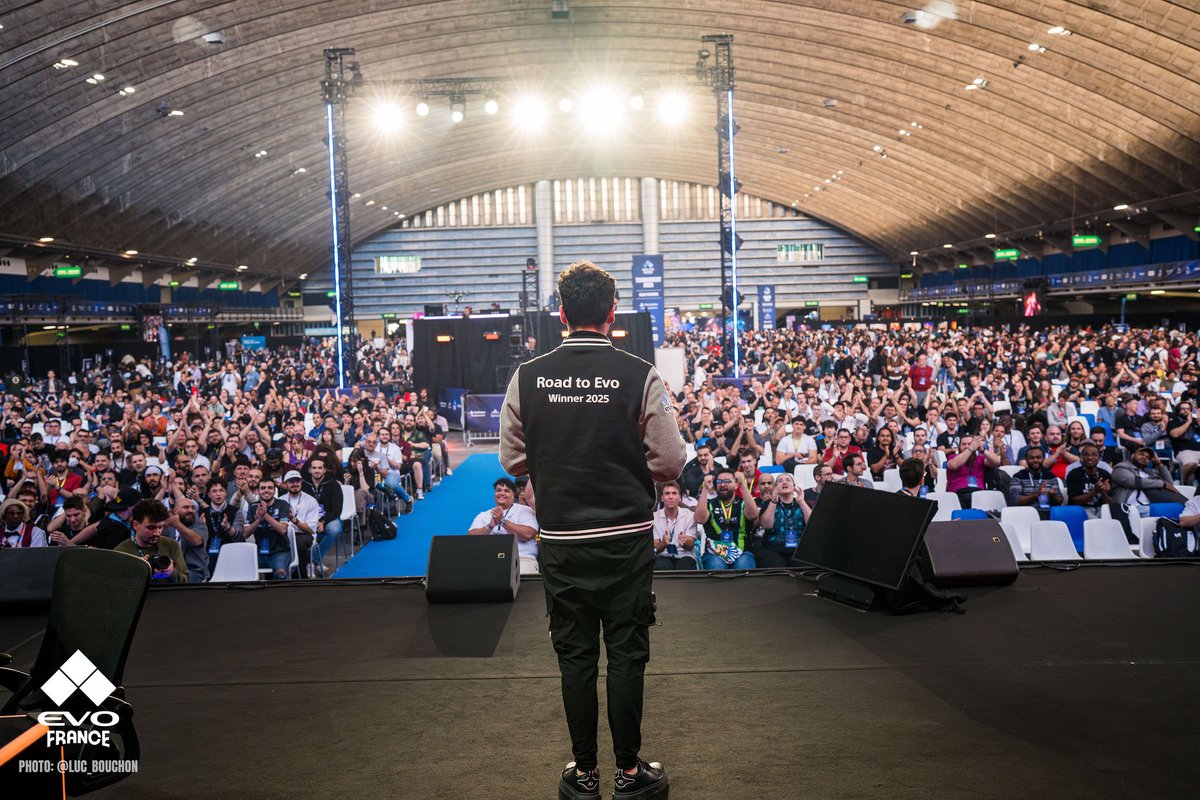 First ever Greek player to get an EVO medal. Im super happy to make my country,my friends and family proud. I had such a great time at EVO France
Thanks <a href="/luc_bouchon/">Luc Bouchon 📸</a> for the amazing photo. I will keep fighting for all those people that truly believe in me 🇬🇷