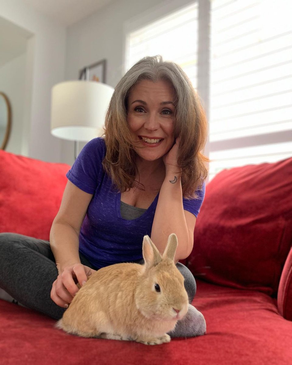 Help my daughter take care of her rabbit for a day. I hope we get along well.😂