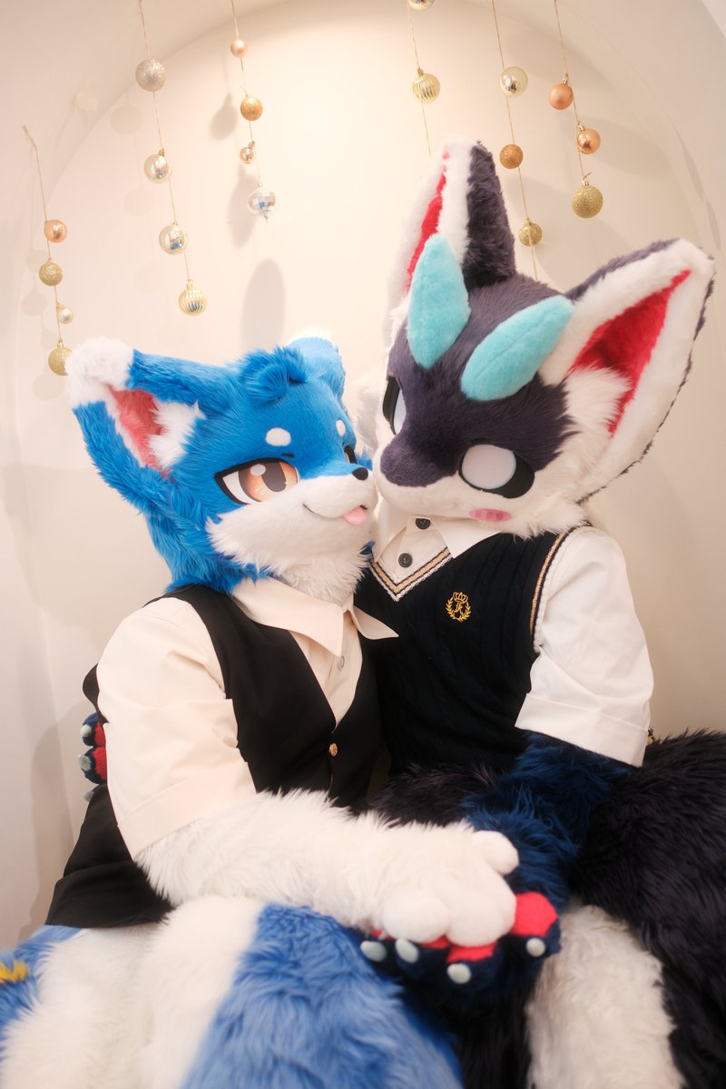 #fursuit 
#FursuitFriday
😚😚😚😚
🐉 : @ RIU_Archive