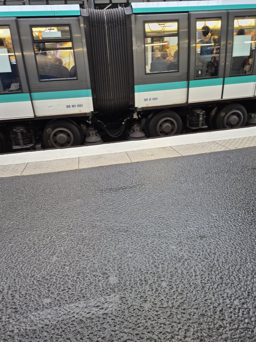 Hello <a href="/metropolitor_/">Métropolitor</a>  la CC01 est en service sur la 6 !