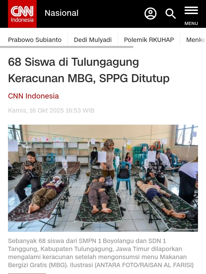 barengwarga's tweet image. LAGI-LAGI RATUSAN SISWA KERACUNAN MBG! 

Dalam beberapa hari ini aja, ada kasus keracunan MBG di berbagai wilayah di Indonesia, mulai dari Yogyakarta, Bandung Barat, Tulungagung, dan Toba.

Mau sampai kapan program MBG ini terus dijalankan dengan mengorbankan adik-adik kita?