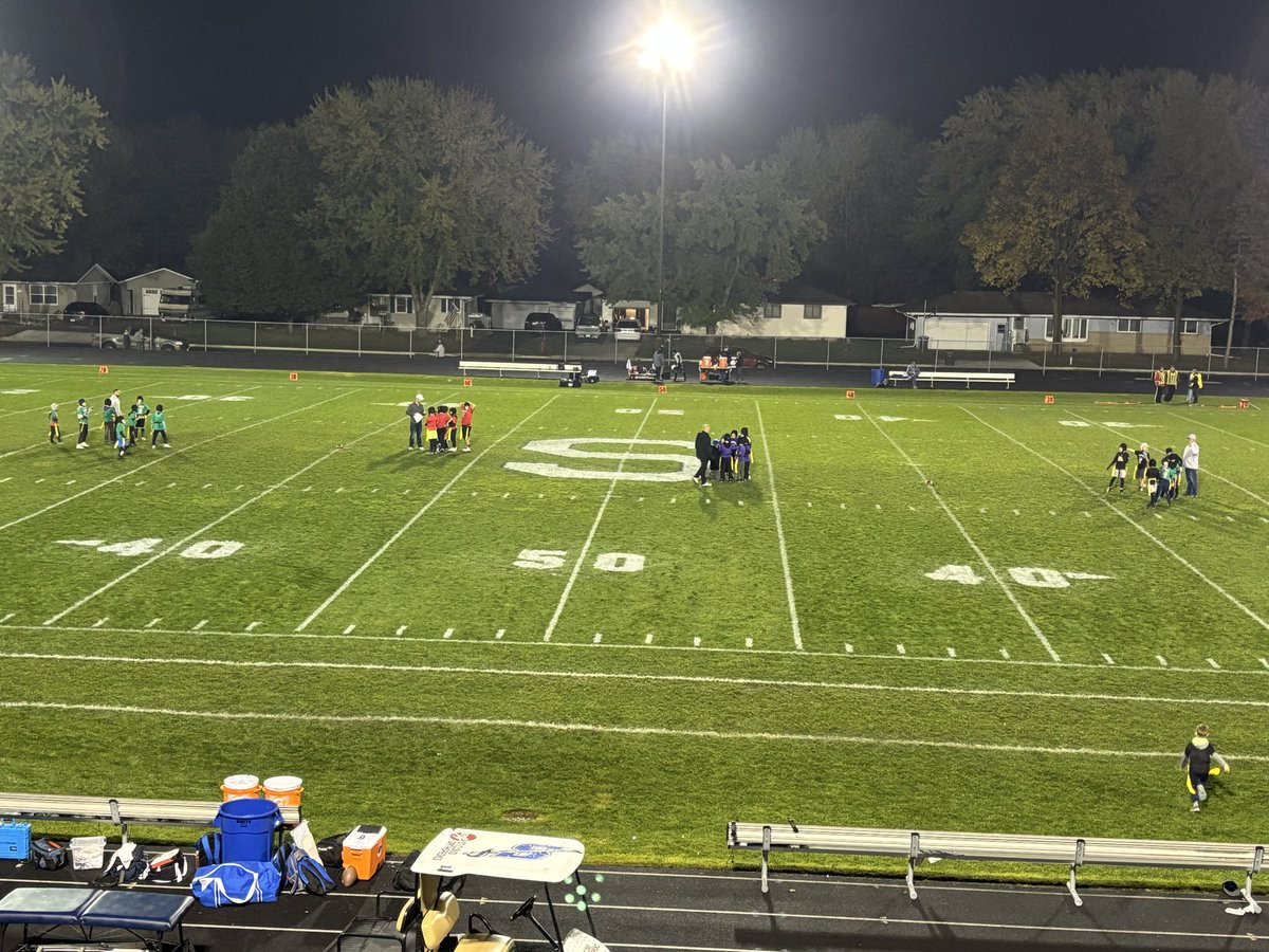 Thanks to the Sartell Area Youth Football Assocation for coming out and playing at halftime last night

These future Sabres looked great on the varsity field