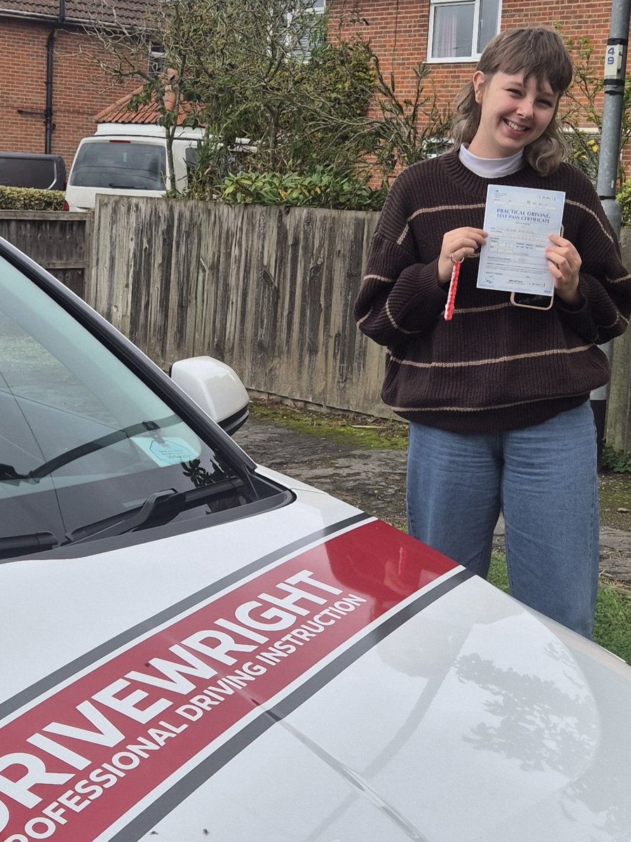 Whooooo hooooooo - its a FIRST TIME test pass for Ashleigh today with only 5 d/f Enjoy your freedom  👋 Much love Nik x
#learnrightwithdrivewright #keyringschangeslives #thetrawlergirls 
To join our TEAM as a Learner Driver or Instructor then click 👇👇
drive-wright.co.uk