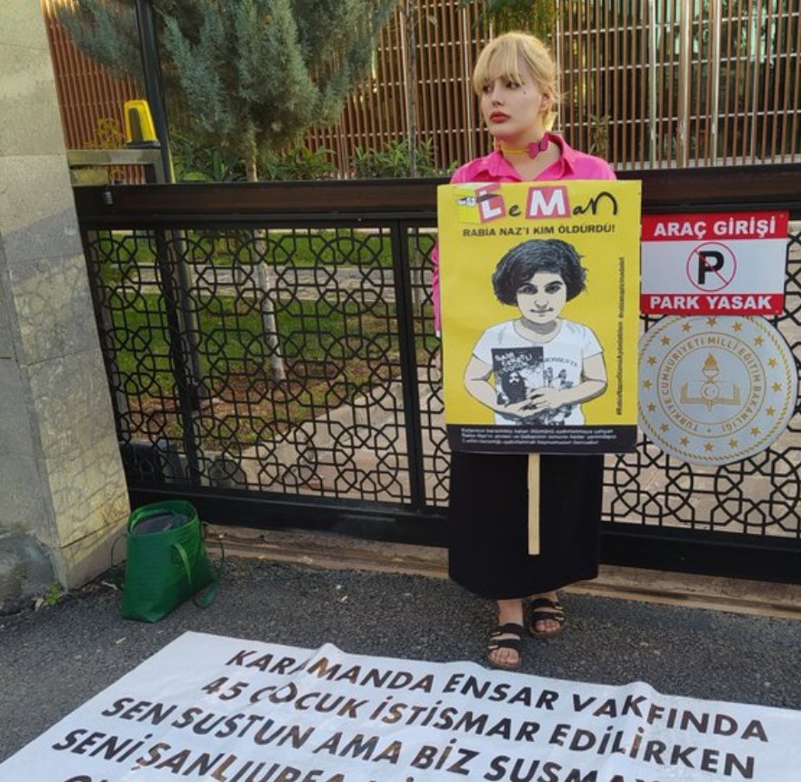gizeminecetiner's tweet photo. Bugün çocuklarımız için yaptığım eylemin 675. Günüydü.
Bugün ki eylemimi Rabia Naz ve onun mücadeleci babası için gerçekleştiriyorum.
DOĞUM GÜNÜN KUTLU OLSUN RABİA...
KATİLLERİNİN CEZALANDIRILDIĞI GÜNLERİ UMUT EDİYORUZ...
#urfa #RabiaNaz #RojinİçinAdalet #FreeTurkistan #perşembe #sigara #Alçak #FatihÜrek #gramaltın #deprem #Yunan #AlınTerininSesi #YahyaSinvar #Nefret #Mango #NevzatBahtiyar #ÜnsalBan #Kendim #İpad #StajÇıraklıkEmeğineAdilDüzen #gündem #Trump #KenanYıldız #ArdaGüler #RealMadrid @VatanSaban @mayrukcouture @selcukktepeli @fatihportakal