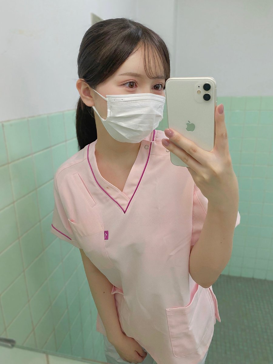 emmuffff's tweet photo. 現在在線上的    
18-20歲留1    
20-30歲留2    
30-40歲留3    
40歲以上留5 https://t.co/CBVyDOhEat