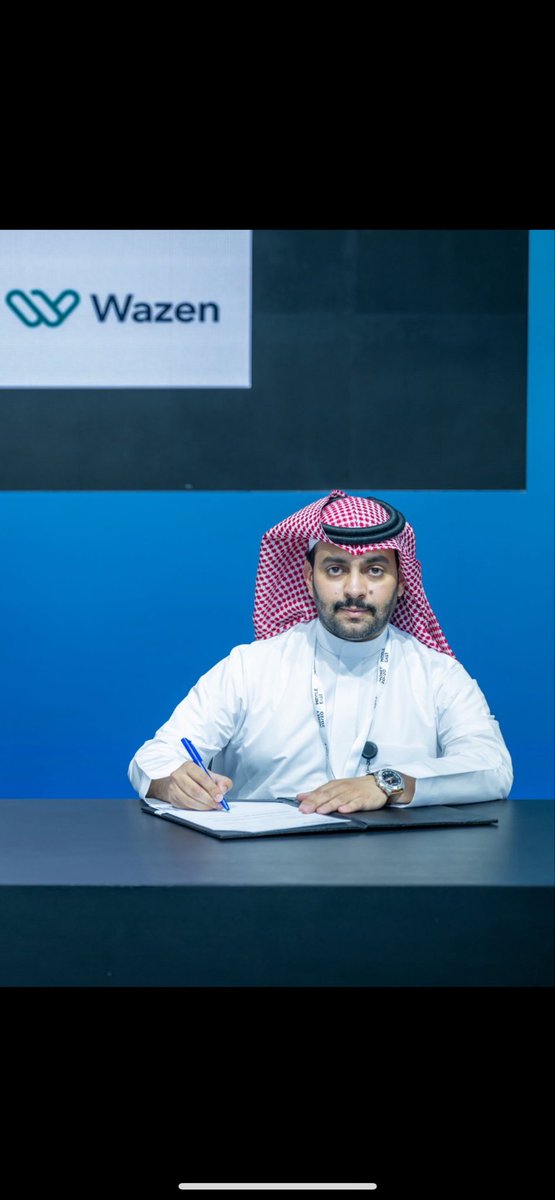 قيادتك تزرع الثقة وتغرس الإبداع 
وتثمر تميزاً نفتخر فيه جميعاً
ما كأنه إلا دولةٍ وسط دولة 🫡
#اليوم_العالمي_للمدير 
<a href="/S1mei/">م. سامي بن عبدالله المويهي</a>