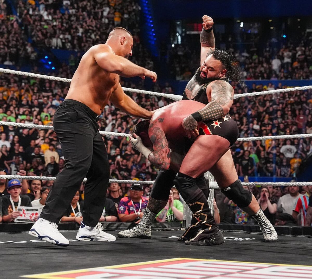 OnClobberTime's tweet image. It gives me great pleasure in knowing that Seth no longer has anyone to hide behind. It just means his time as champion is dwindling.