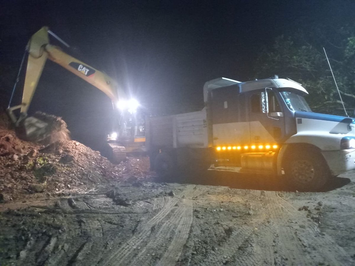 juliomenchaca_'s tweet image. Rehabilitamos el acceso al puente Tetipanchalco, ubicado sobre el río Claro, en el camino Naopa–Tlatzintla, municipio de Molango.
#HidalgoUnido
#PrimeroElPueblo