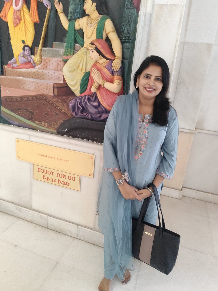 Sushymoo's tweet image. NEXT TIME WHEN YOU THINK OF BEAUTIFUL THINGS, DON&apos;T FORGET TO COUNT YOURSELF IN.
GOOD night everyone 😪 
BE POSITIVE
GOD BLESS US ALL