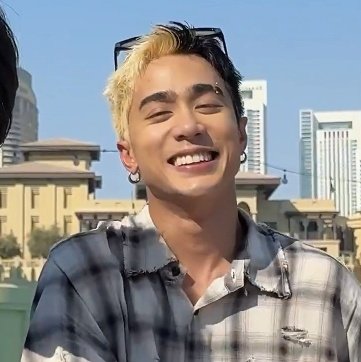 _jahshcullen's tweet photo. THE DUALITY OF THIS MAAAAAAAAAN!  BOY I'M DEAD. POGI SO MUCH 😭 https://t.co/VTdMlgMslu