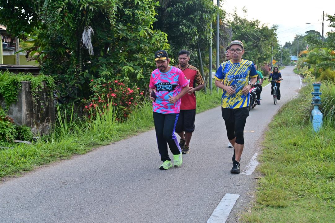 Dr_Uzir's tweet image. Alhamdulillah, petang ini saya bersama anggota joging santai di sekitar Sg Koyan, Kuala Lipis, Pahang. DOSM Pahang DOSM Kelantan 
#FitDOSM
#HariStatistikNegara
#StatsMalaysia 
#StatistikNadiKehidupan 
#StatistikSegalanyaPasti
#MyASEAN2025 
#BanciPertanian2024
#KPDOSM
