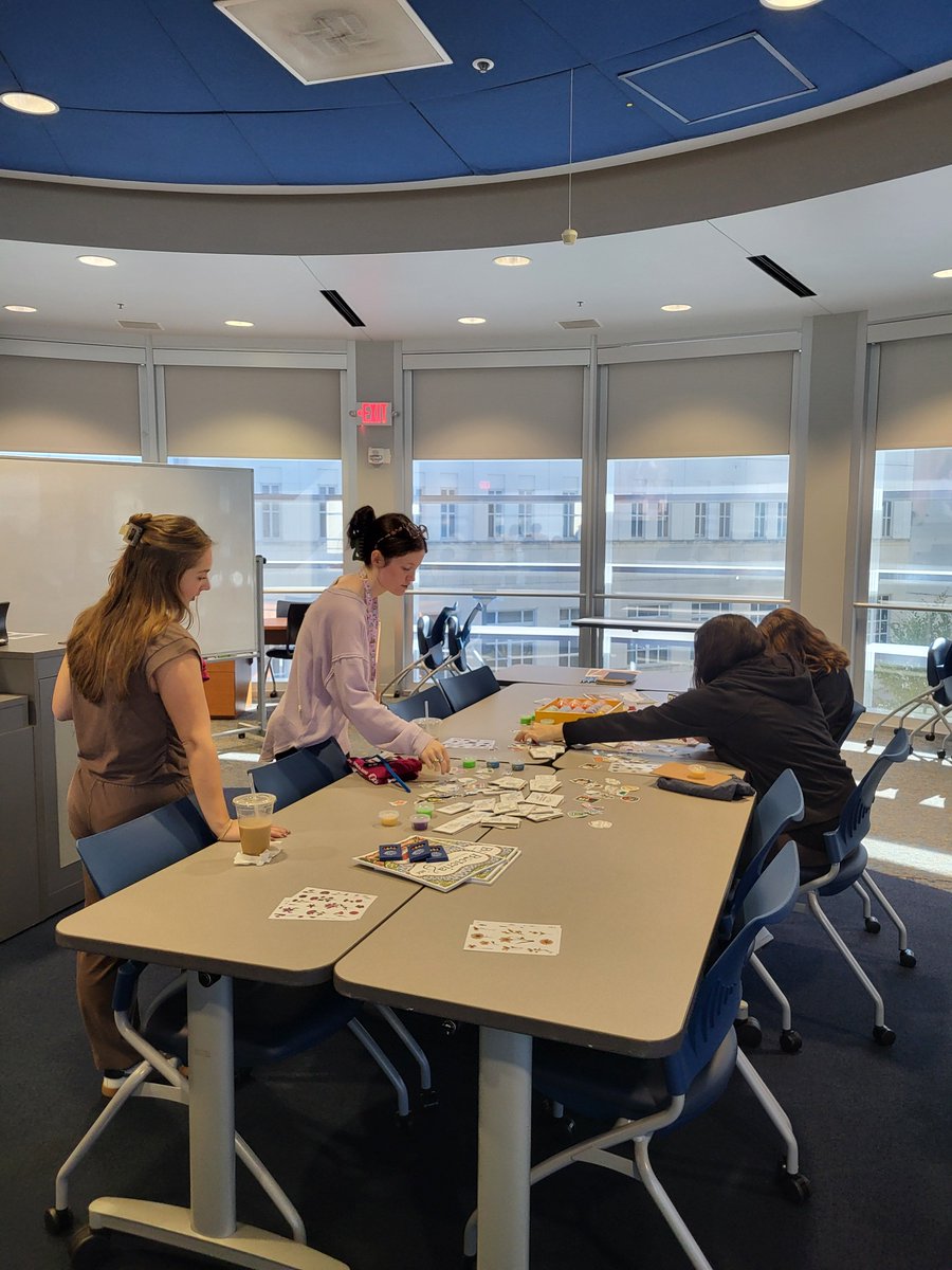 UTSAmmi's tweet photo. Thank you to everyone who participated in MMIβs Mental Health Wellbeing Event! Special thanks for UTSA Wellbeing Services and UTSA Rec for tabling and sharing valuable resources! πβ¨ #utsa #utsammi #mentalhealth @UTSARec @UTSAWellbeing https://t.co/Jx17qdCkfe